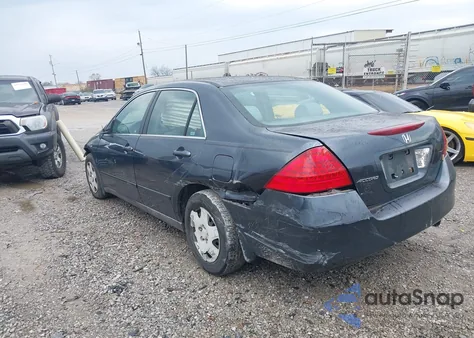 2007 Honda Accord 2.4 Lx z USA, uszkodzony, nr VIN 1HGCM56467A006710
